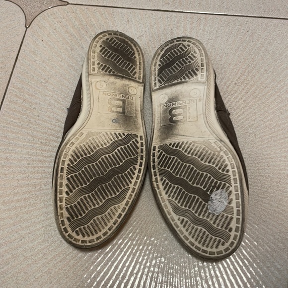 Sneakers Barely worn - Picture 2 of 2